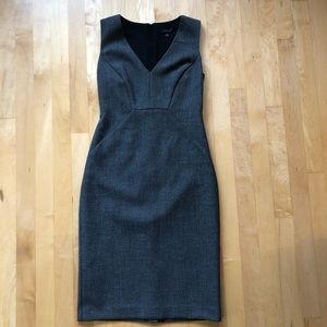 Ann Taylor Seamed V Neck Sheath Dress Grey Size 00 - NWOT